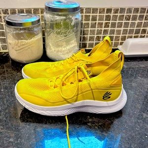 Curry 8 Team Basketball Shoes
